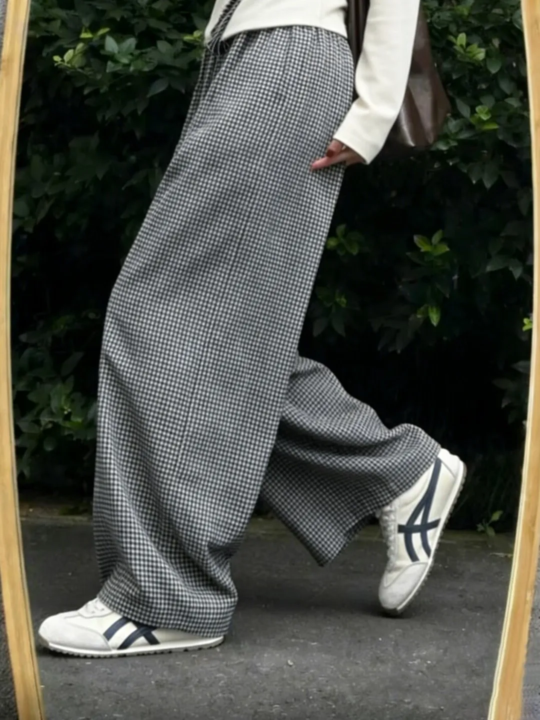 

High-End Black White Plaid Wide Leg Pants Women's Loose Comfortable Slimming Lazy Style Trousers Casual High Waist Straight Cut
