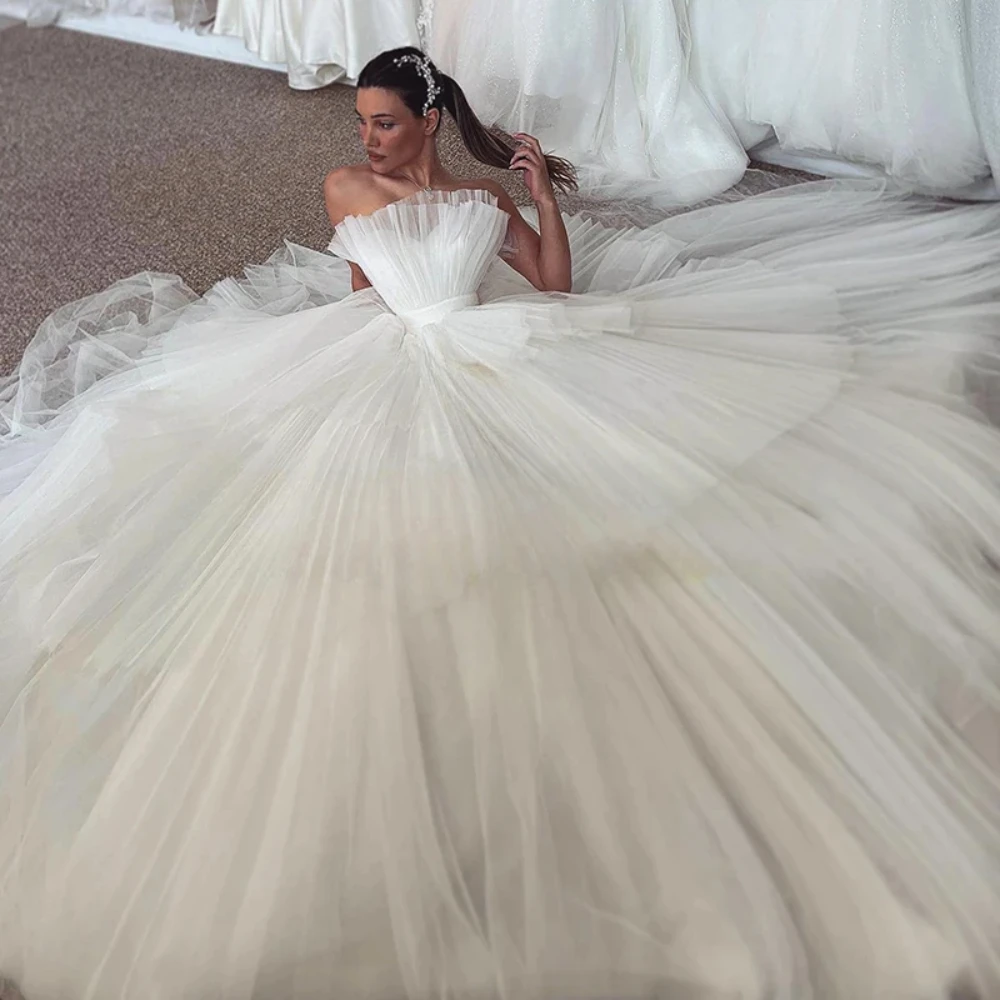 Vestidos de casamento brancos para mulheres moda sem alças sem mangas em camadas plissado vestidos de baile tribunal trem vestidos de noiva