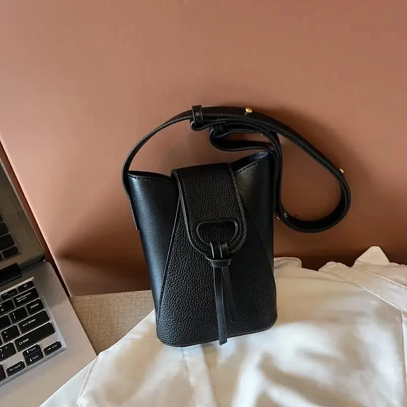 

Stylish Women's Crossbody Bag Mobile Phone Bag Trendy Design Handbag Artificial Leather Interior Versatile Fashion Accessory