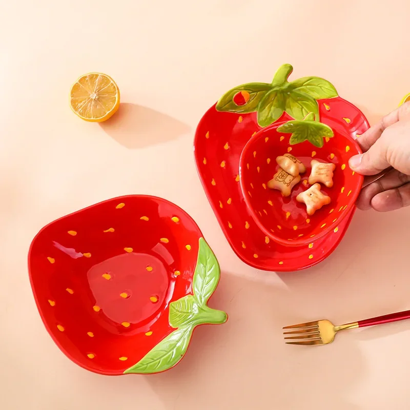 Creative Cartoon Strawberry Shaped Ceramic Salad Bowl Soup Bowl Family Fruit Snack Plate Kitchen Utensils Accessories Tableware