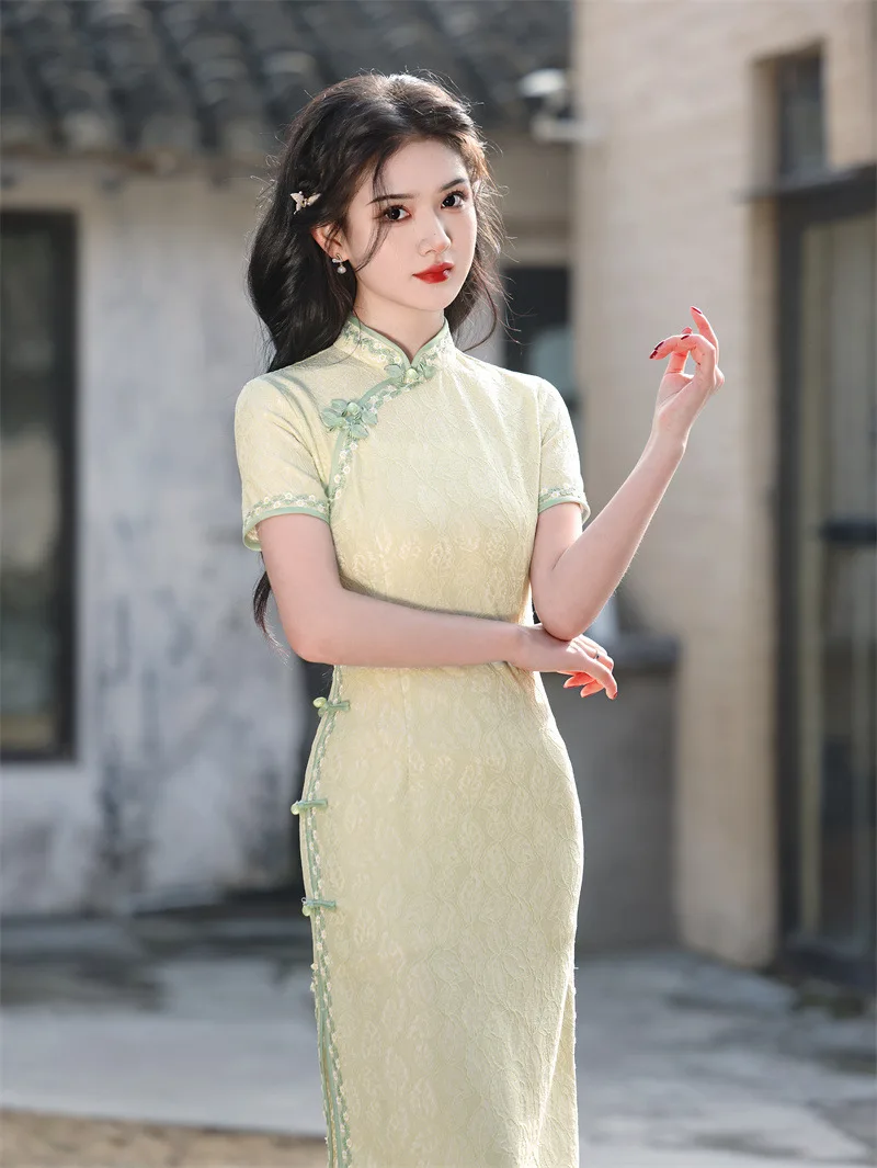 2024 Spring/Summer New Lace Mid length Side Eight Button Lace Qipao Art Retro Girl Mandarin Collar Cheongsam