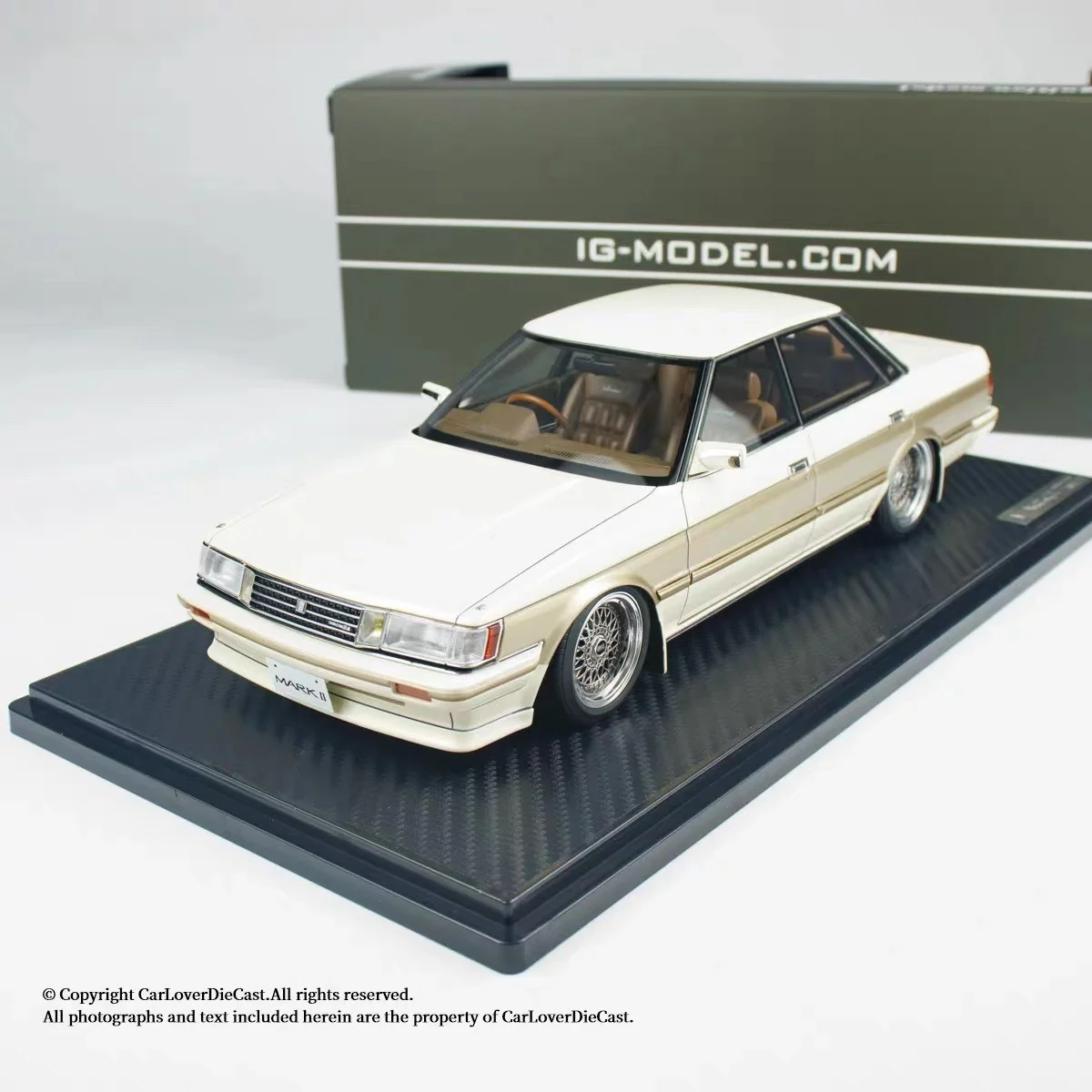 IG 1:18 Scale Toyota Mark II Grande (GX71) Resin Car Model