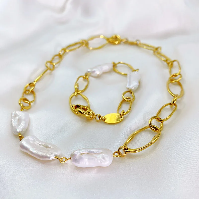 

2025 Autumn Winter Classic Design New Fashion Irregular Breeding Pearl Necklace for Women Temperament Bracelet Daily Wear Craft