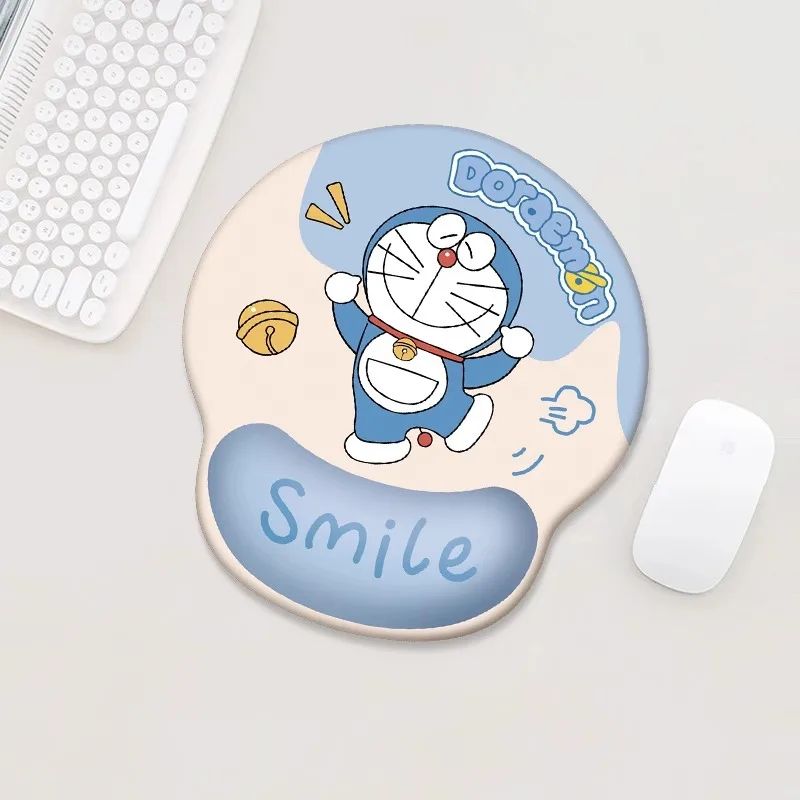 Anime Kawaii Hot Doraemon Rutschfeste Schreibtischunterlage Gaming-Zubehör Cartoon-Charakter Niedliche Kreativität Anti-Rutsch Tastaturunterlage