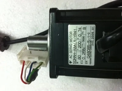 SGMAH-A8A1A-YR41  SERVO MOTOR  ,  In good working condition, free shipping