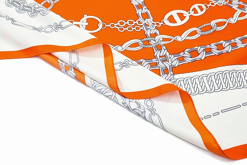 130*130cm Kettendruck Luxus Damen Seidenschal, Designer Marken Stola, quadratische Schals, Wraps, Bandana, Kopftuch, Hijab – Detail 4
