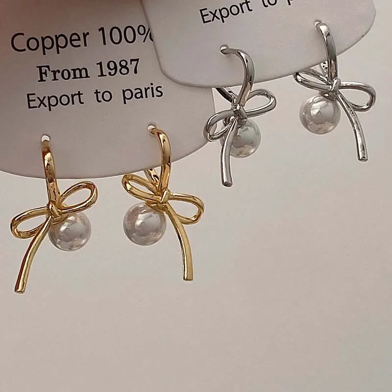 Pendientes de aro con lazo de perla de Color plateado coreano para mujer, pendientes de lazo asimétricos minimalistas, joyería de boda, regalo de San Valentín