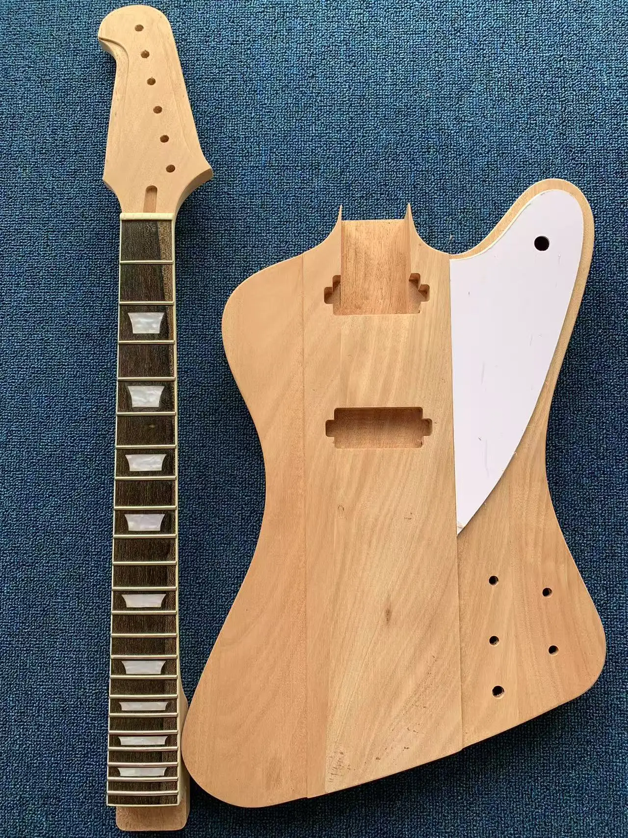 مجموعات الغيتار الكهربائي Firebird DIY
