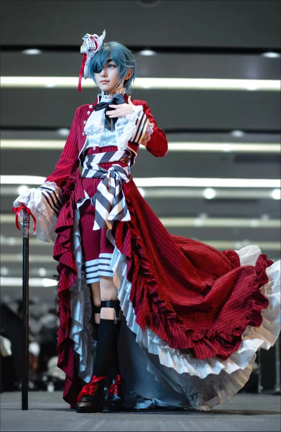 

Black Butler Ciel Phantomhive Cosplay Costume Anime Outfit with Tea Cup Prop