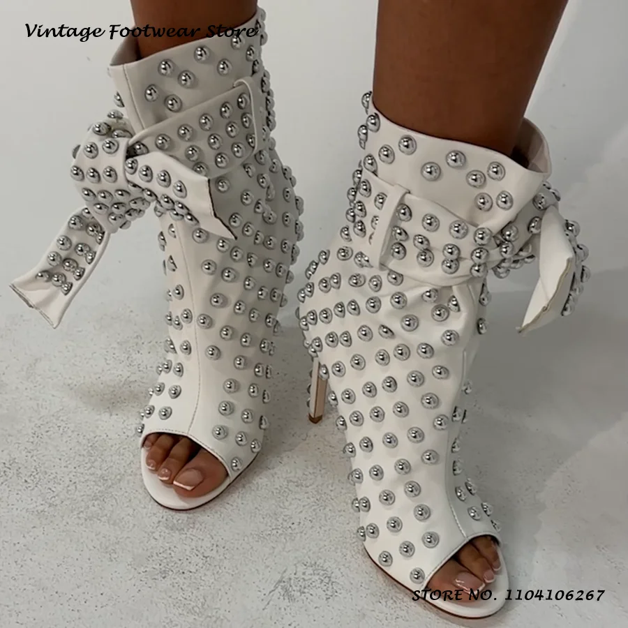 

Летние ботинки с заклепками и декоративными элементами, шикарные туфли с круглым открытым носком на тонком каблуке для вечеринок, женская модная повседневная обувь, ботильоны на шнуровке