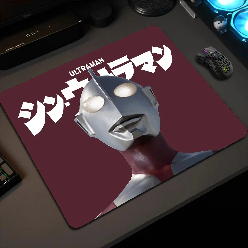 Anime Japanese U-Ultraman Mousepad Small LockEdge Mouse Pad For Gamers Computer Desk Pad Rectangular Anti-slip Rubber