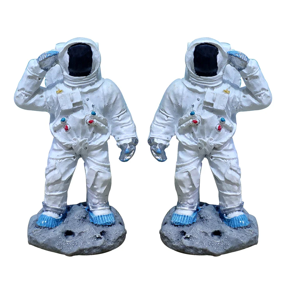 

2Pcs Astronaut Decoration Resin Spaceman Craft Creative Desktop Ornament for Home Office Desktop Furnishing Astronaut Decoration