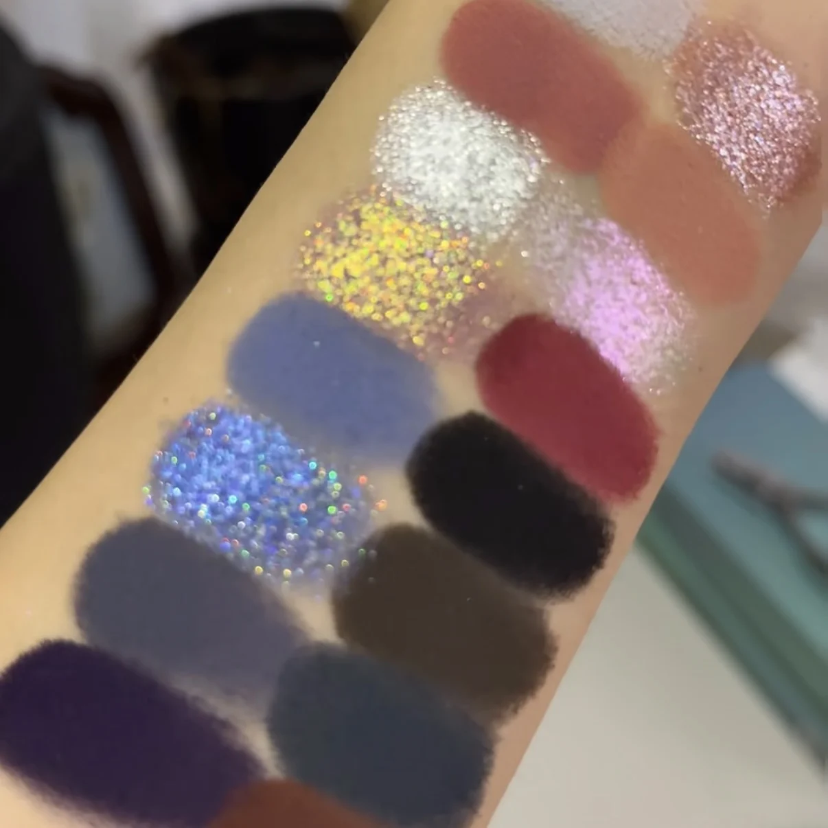 Qianyan Eyeshadow Palette Matte Glitter Chameleon Pearlescent Flash Cheeryep Plate Cowherd Sequins