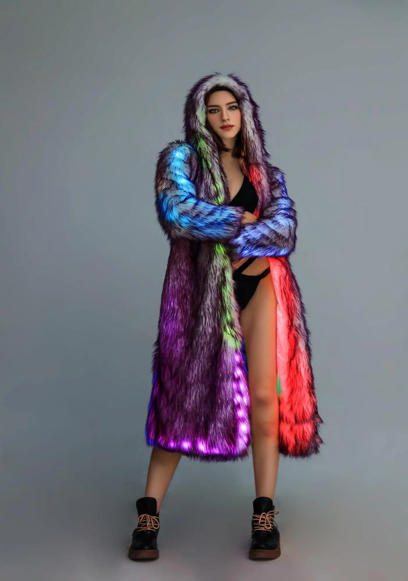 معطف نسائي من الفرو الصناعي أزياء الهالوين التأثيرية سترة LED ملونة بقلنسوة دافئة مقاس كبير معطف منفوش مضيء للحفلات والرقص