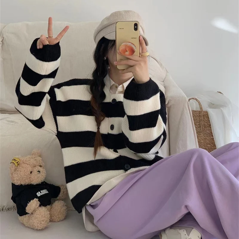 

Korean Vintage Stripe Print Sweater Cardigan for Woman Fashion Contrast Color O-Neck Coats Autumn Simple Versatile Knitted Tops