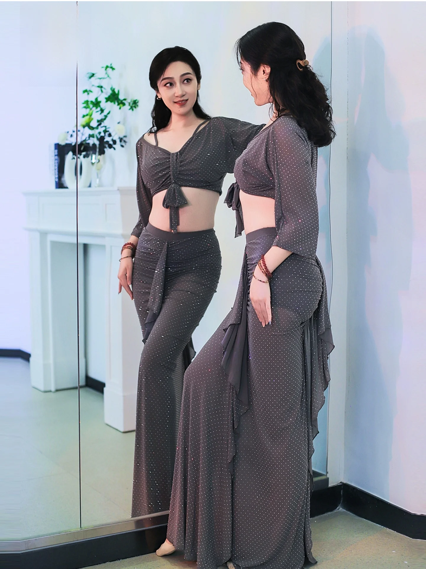 nouvelle-collection-2025-automne-hiver-ensemble-de-danse-du-ventre-brillant-avec-jupe-longue-pour-entrainement-et-spectacle