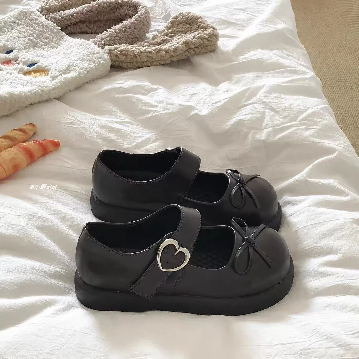 Süße Kawaii Lolita Mary Janes JK Schuhe Damen Kunstleder Kleine Schleife Herz Metallschnalle Flache Schuhe Studentinnen Flache Uniformschuhe – Detail 12