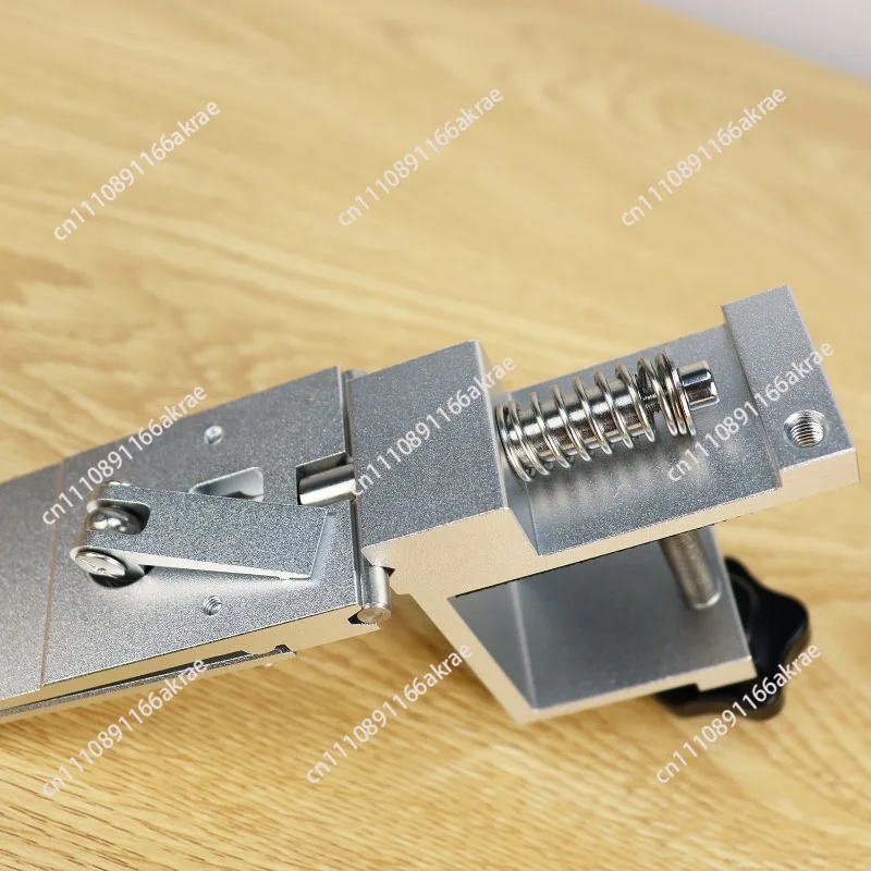 Fixed angle professional knife sharpening tool, turning horizontally, quickly clamping the knife sharpener