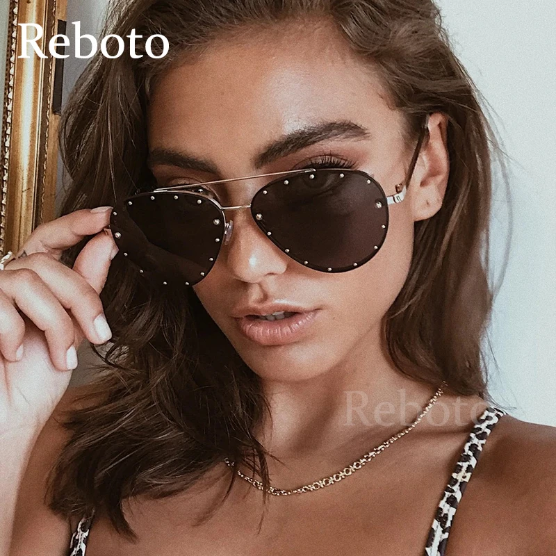 

Women Oversized Pilot Sunglasses Classic Fashion Brand Rimless Rivet Sun Glasses For Female Goggle Shades Ladies Metal Eyewear