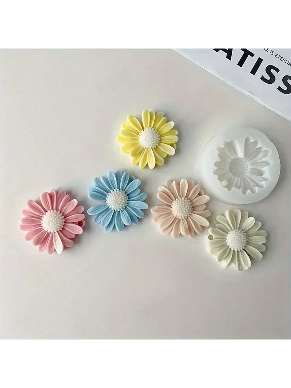 1pc Daisy Scented Candle Daisy Silicone Candle Mold Aromatherapy Soap Mold For Candle Making Kit DIY Flower Handmade Candle Mold