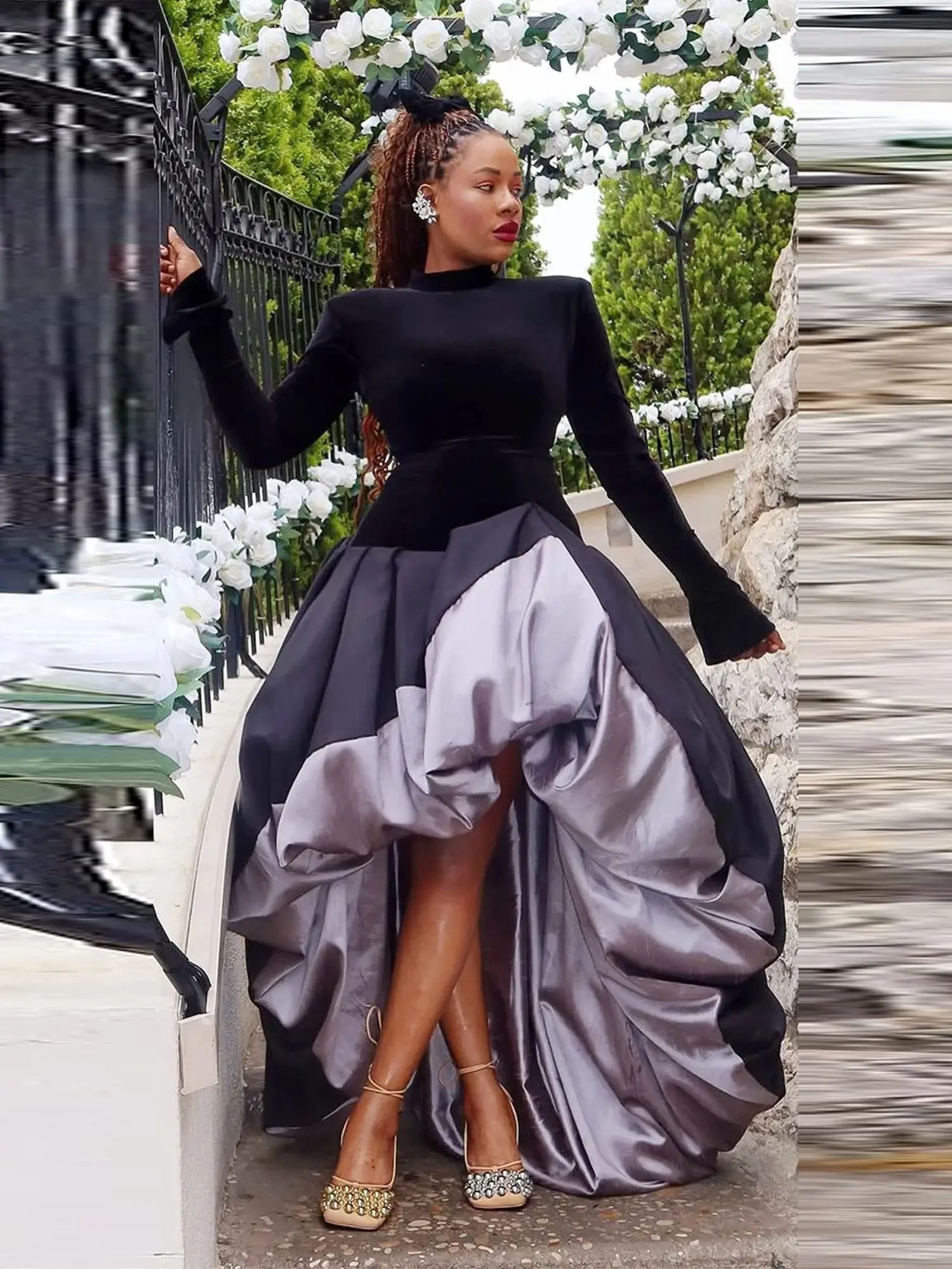 Splendidi abiti da ballo neri a maniche lunghe Abiti da sera da donna alti e bassi gonfi Abito da cocktail per ragazze