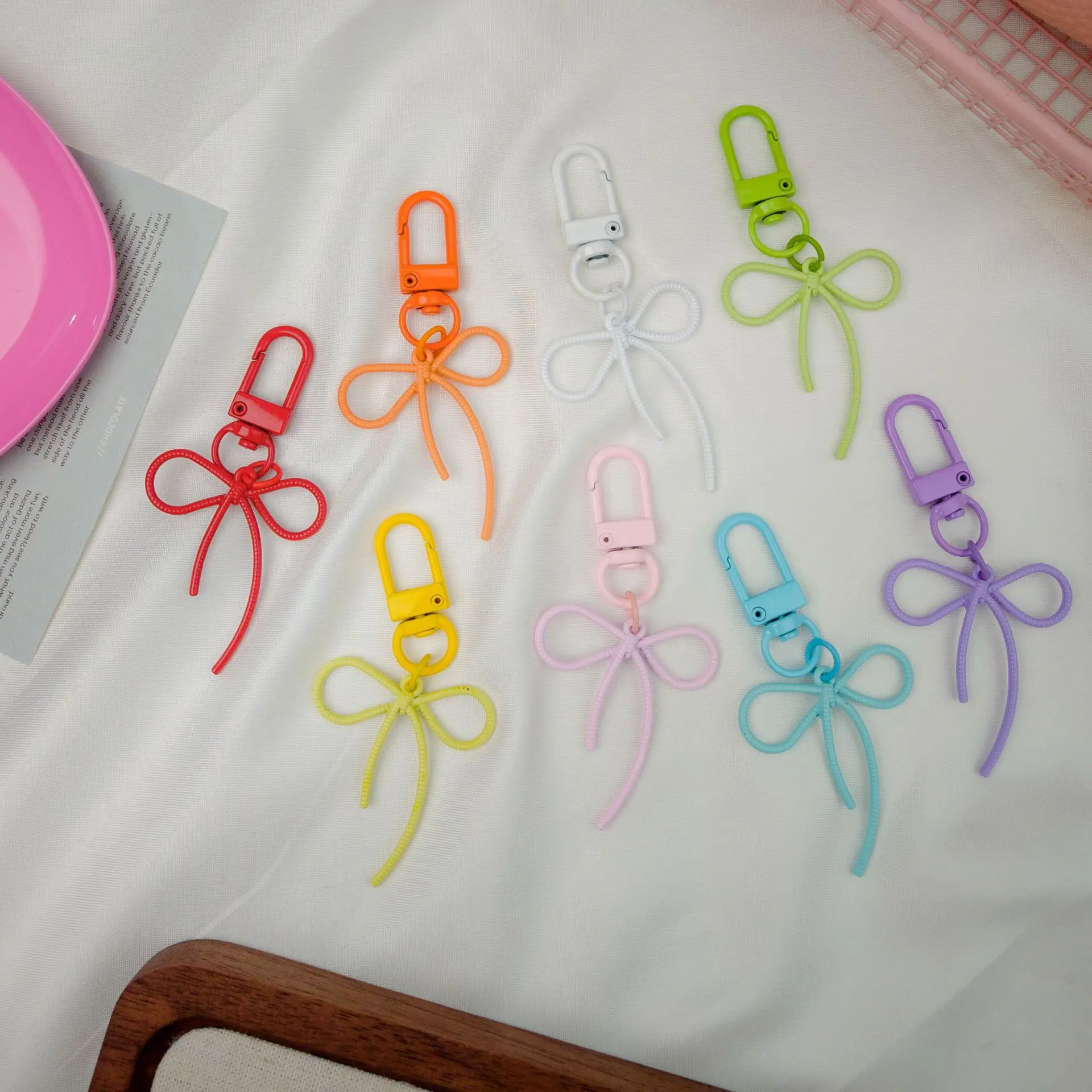 8Pcs Delicate Runaway Princess Bow Keychain Alloy Streamer Bowknot Pendant Elegant Luxury Bag Earphone Accessory for Girls
