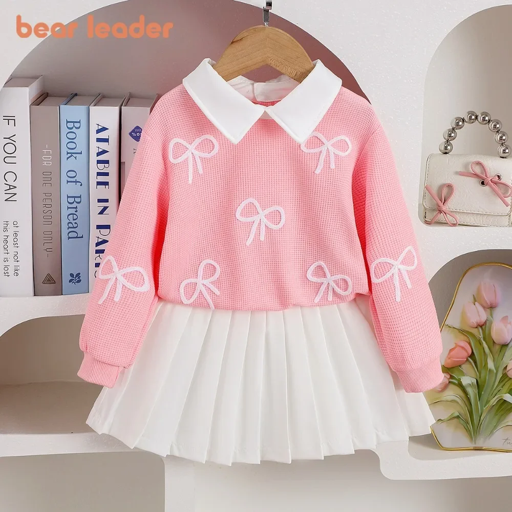 

Bear Leader Sweet and Cute Children's Clothing Autumn New Girls' Set Pink Long Sleeved Bow Collar Top + White Pleated Skirt