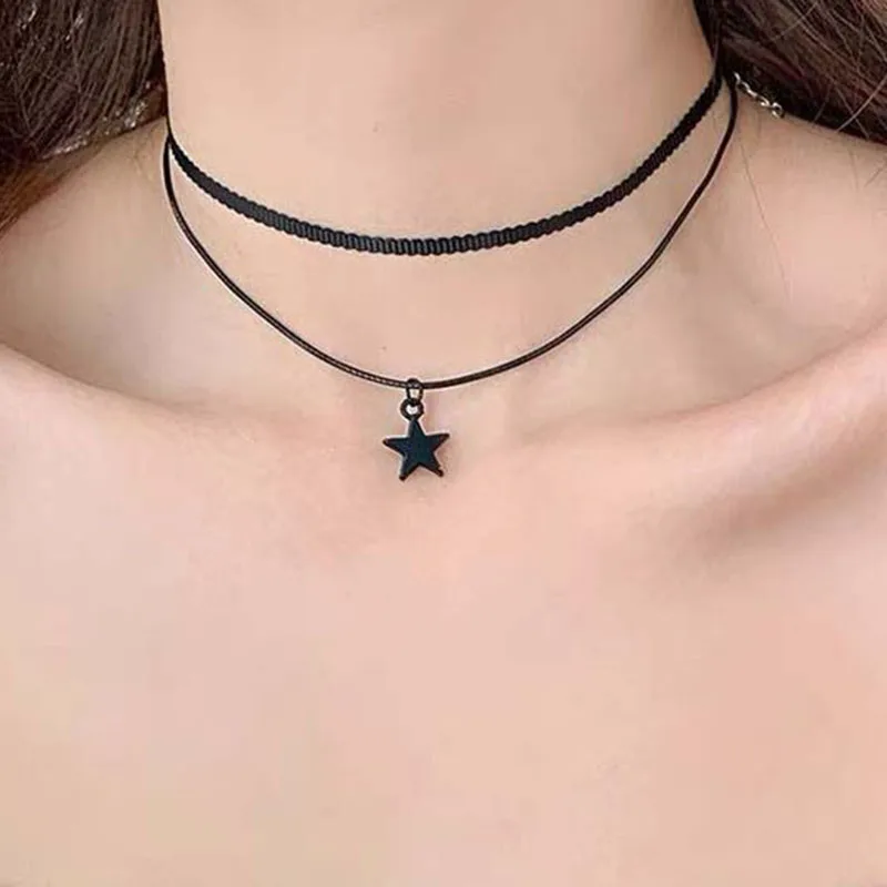 Gargantilla de cadena de cuello corto con estrella negra Simple de doble capa para niñas, collar gótico con dije de moda para mujer, joyería para amigos