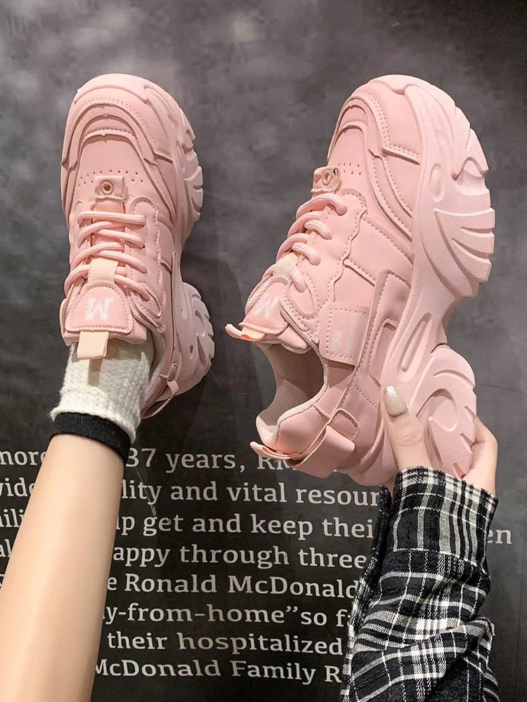 Scarpe tacchi da donna Sneakers rosse Tennis piattaforma femminile donna scarpe da ginnastica Casual rosa suola spessa 2024 rose Fashion Med Cotto