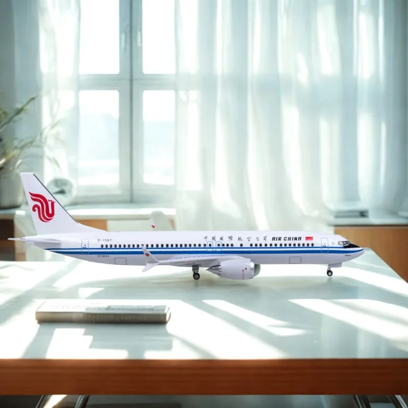 

B737 MAX 737 Air China Airline 1/85 Scale 47CM Airplane Diecast Plastic Resin Plane Model W Light and Wheel Model Plane Gift