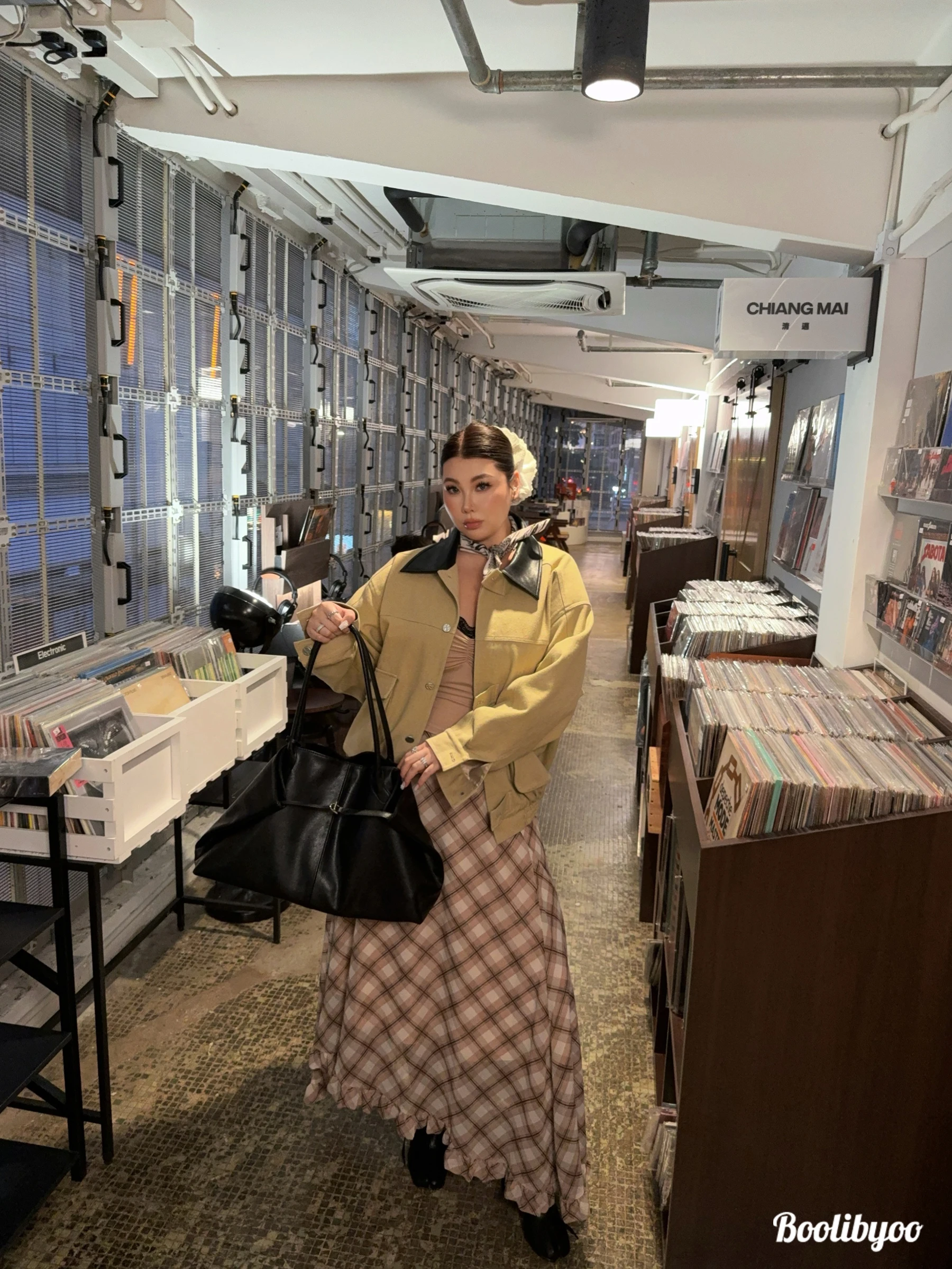 

Loose Fit Neutral Sle Patchwork Leather Collar Jaet ort Outerwear for Women by Boolibyoo Barn Fit Autumn Collection