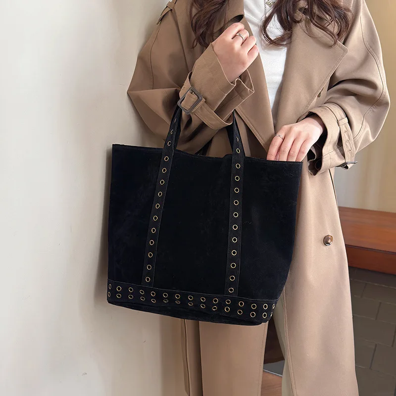 Tas Selempang Tote Berkapasitas Besar dengan Hiasan Stud, Tas Tangan Wanita Retro dari Bahan Suede Imitasi, Tas Belanja Berpaku, Tas Bucket Wanita