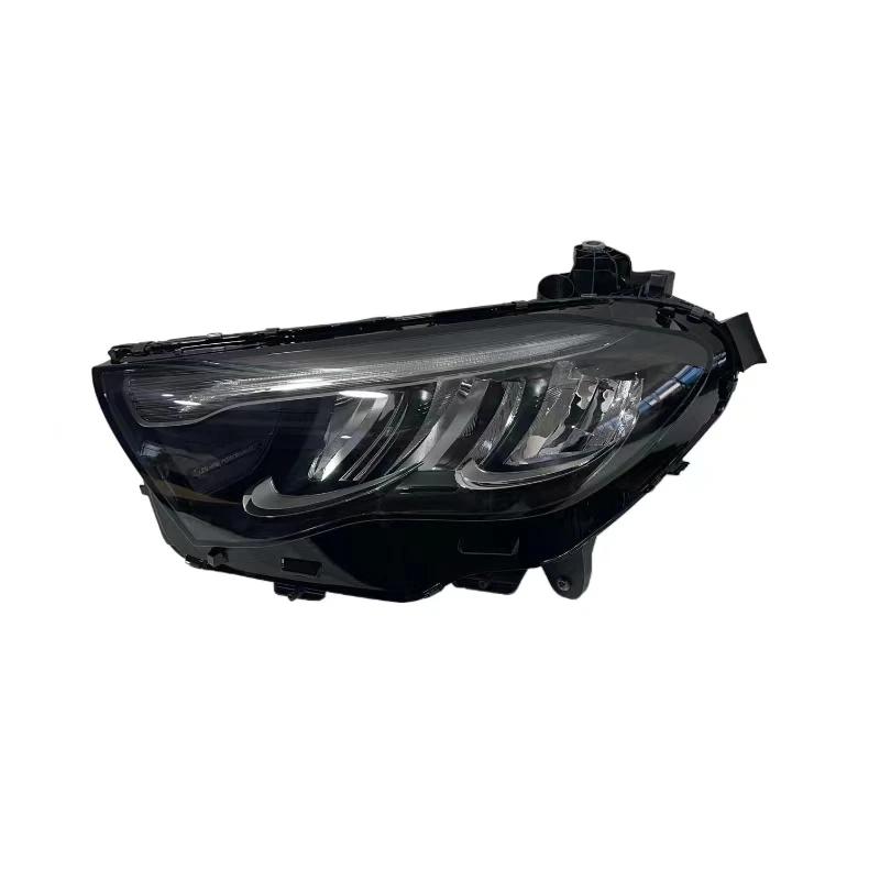 Highly-Equipped 12V LED E260L W214 Headlights for E-Class 6000K Color Temperature 4000 Lm 40W Remanufactured