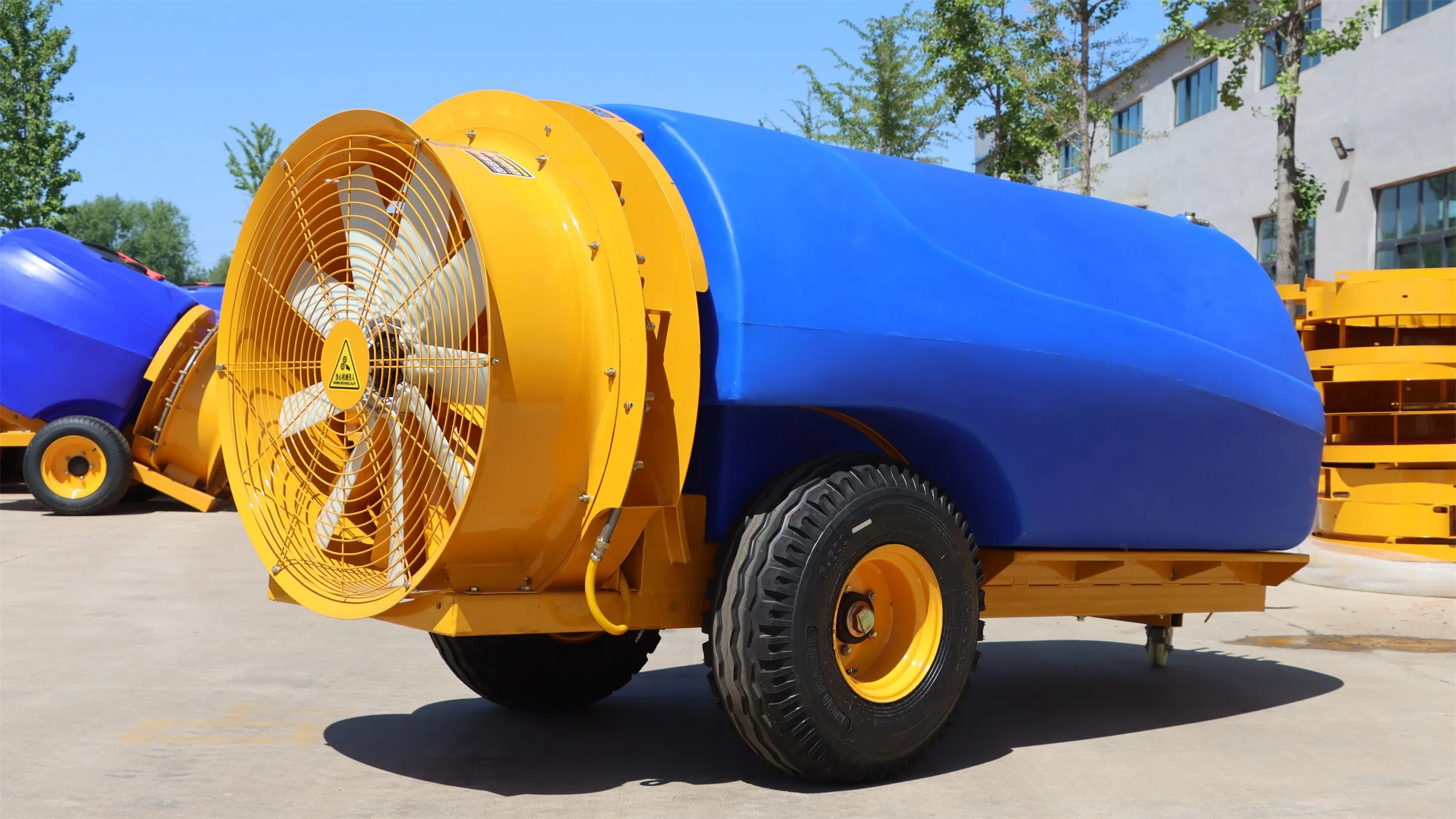 四輪トラクター牽引式歩行型噴霧器、ミストマシン果樹園野菜噴霧 - Orchard Sprayer Tractor のレビューと価格