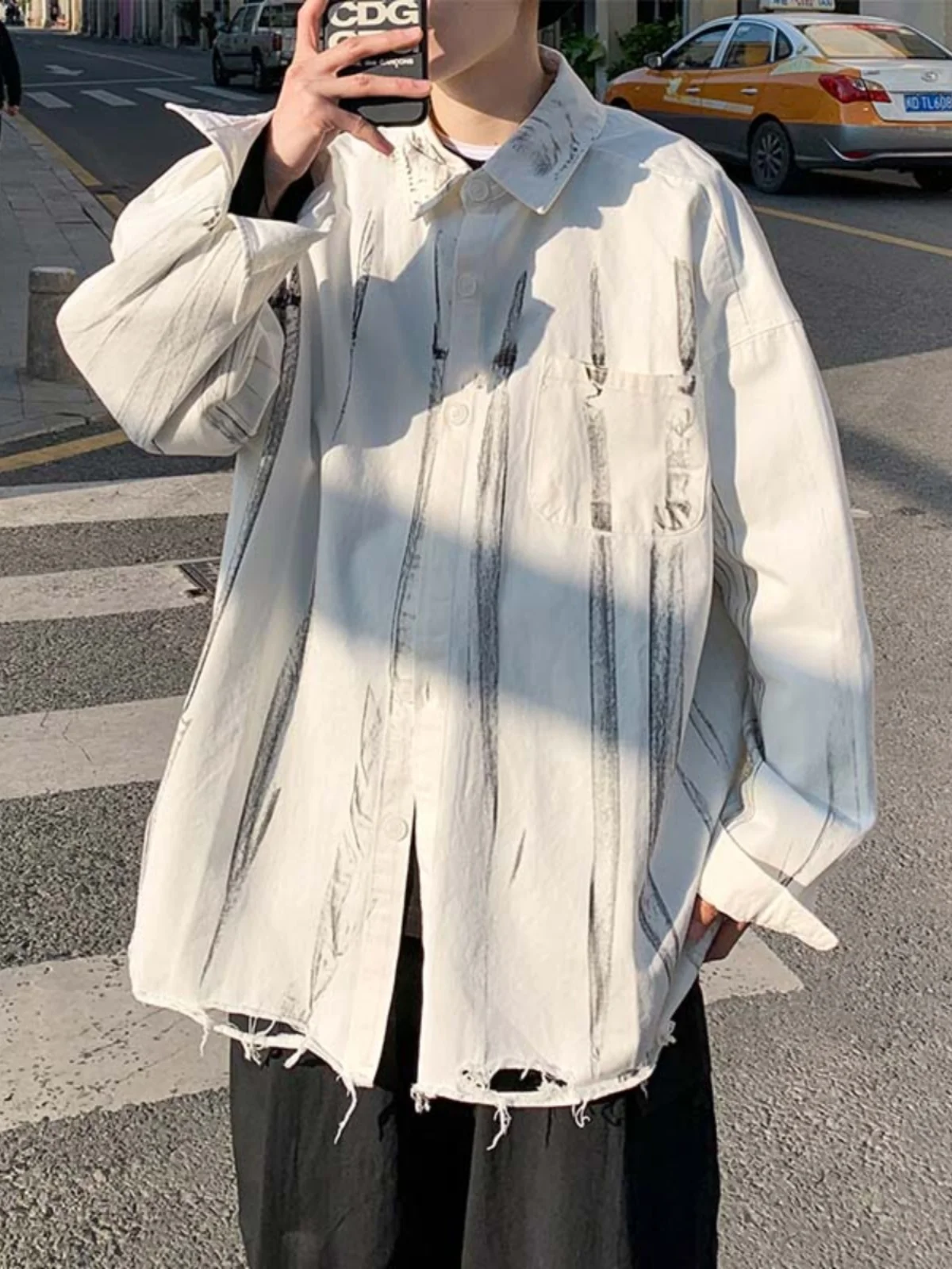 

Fall 2024 High Street Men's Long Sve irt Loose Fit Denim Hole Design Hip Hop Sle Faionable Urban Casual irt