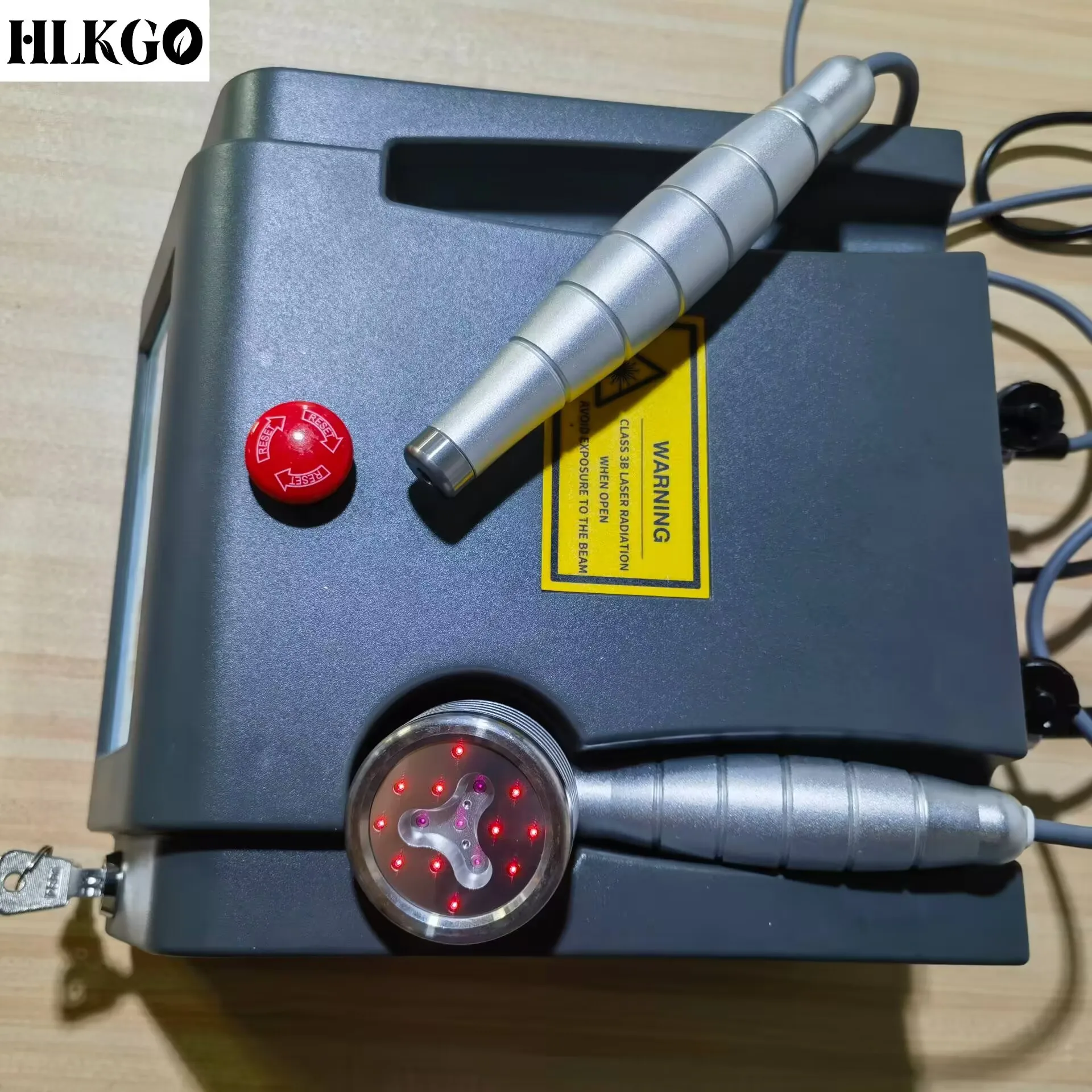 

Лазерный аппарат для домашнего использования 1055 мВт, двухволновой, портативный, с 8-дюймовым сенсорным экраном, для облегчения боли при артрите в шее и спине