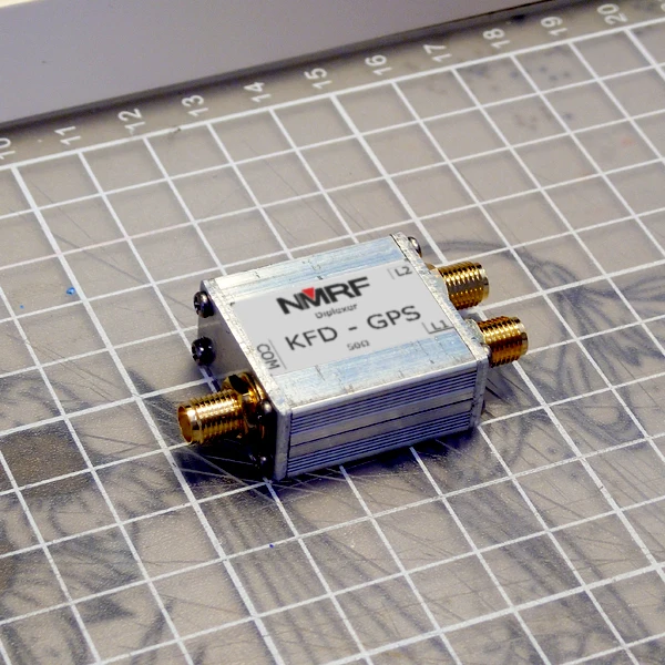 Duplex filter for GPS L1 and L2 band signal separation/synthesis, SMA interface