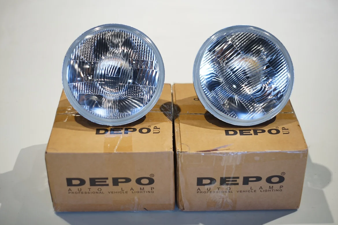 High Quality Headlights for Nissan Patrol Y60, Compatible with Nissan Patrol Y60 Headlights