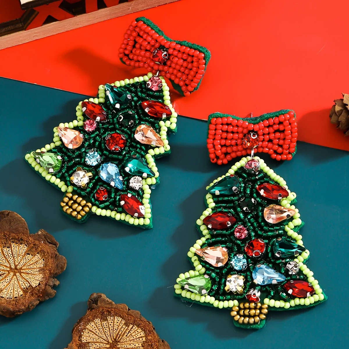 أقراط شجرة عيد الميلاد مطرز بالخرز من Vedawas-حجر الراين للنساء ، بوهو مصنوع يدويًا ، قوس أنيق لطيف ، إكسسوارات حفلات ، عطلة