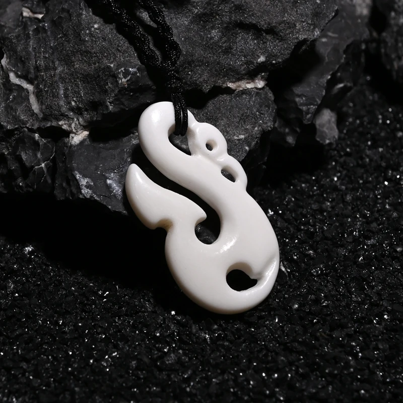 GX054 Hot Sale New Zealand Maori yak bone necklaces man pendant Primitive tribes jewelry hand-carved MANAIA Choker for gift