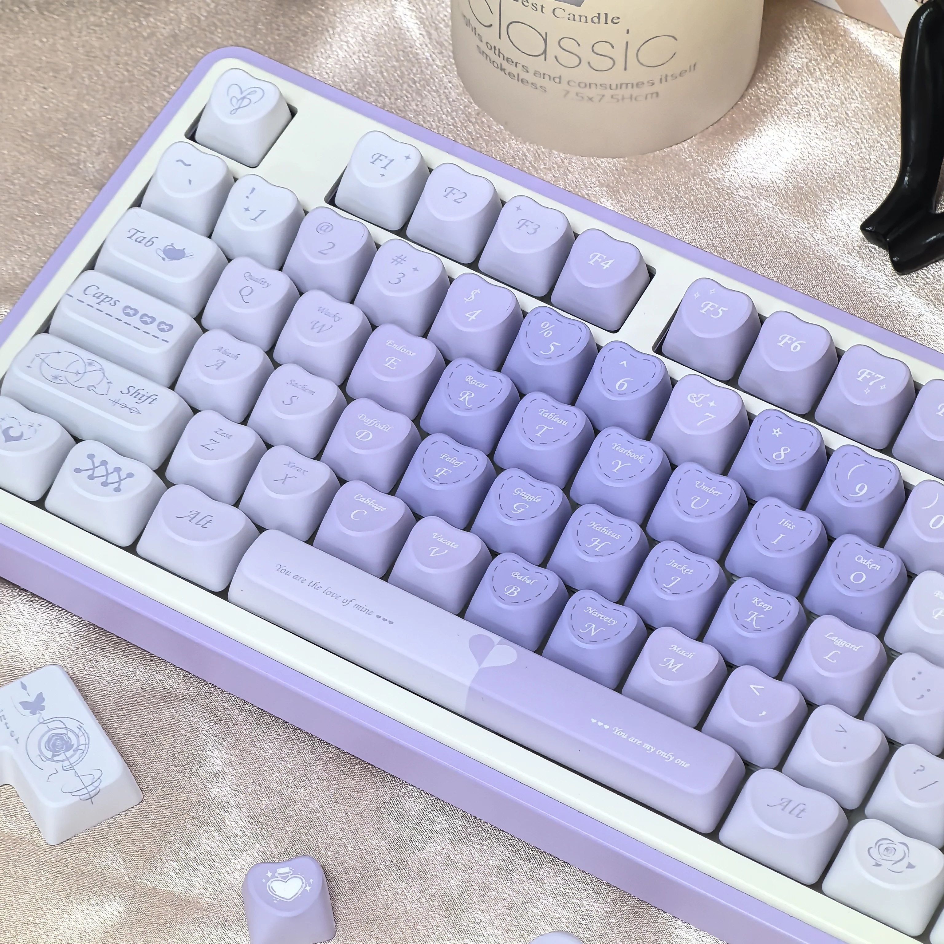 Imagem -03 - Teclado Mecânico em Forma de Coração Roxo Novo Forma do Amor lo Pbt Romântico Estilo Francês 87 98 120 Chaves Faça Você Mesmo Bonito