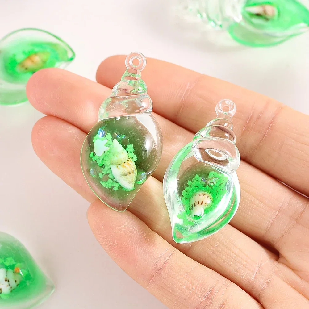 2PCS Glow-in-the-Dark Green Resin Pendant Natural Conch Cute Handmade Accessories DIY Bedroom Balcony Garden Small Decorations