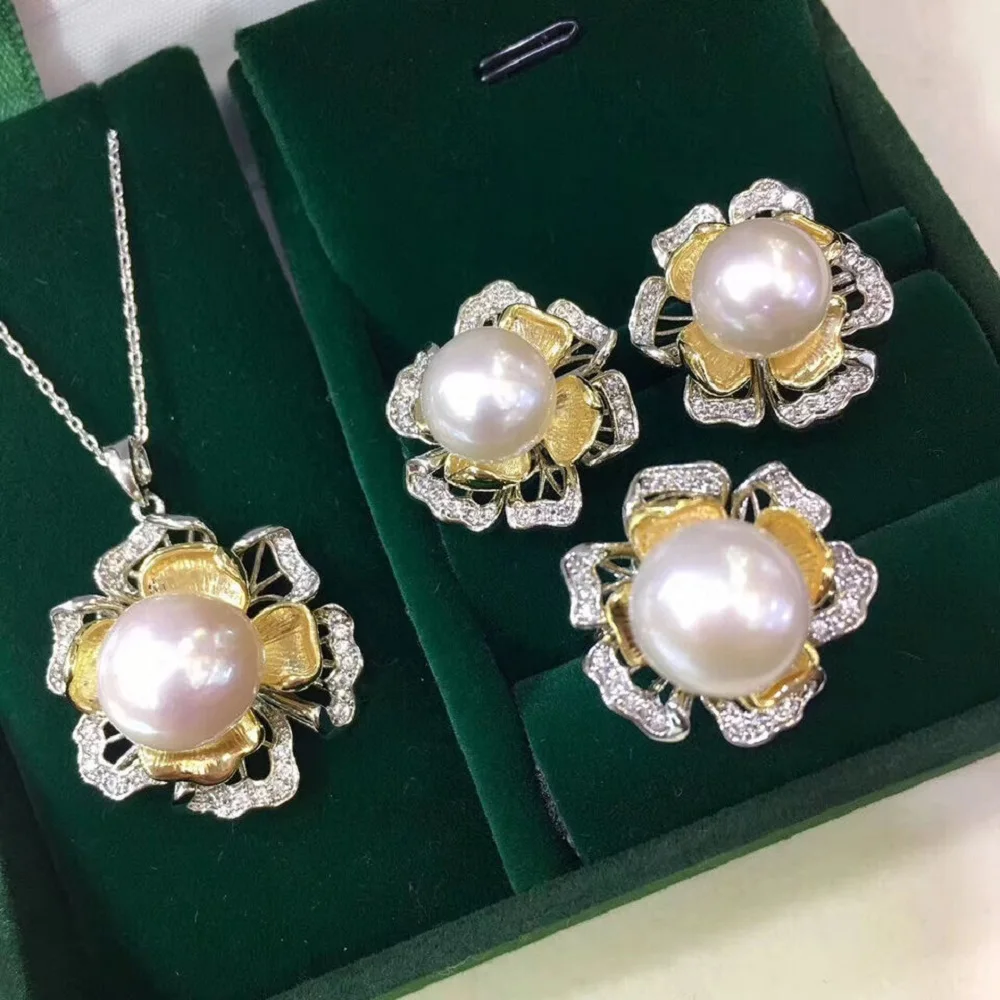 

Gorgeous AAAA 9-10mm South Sea White Rivet Pearl Pendant and Earring Set 925s