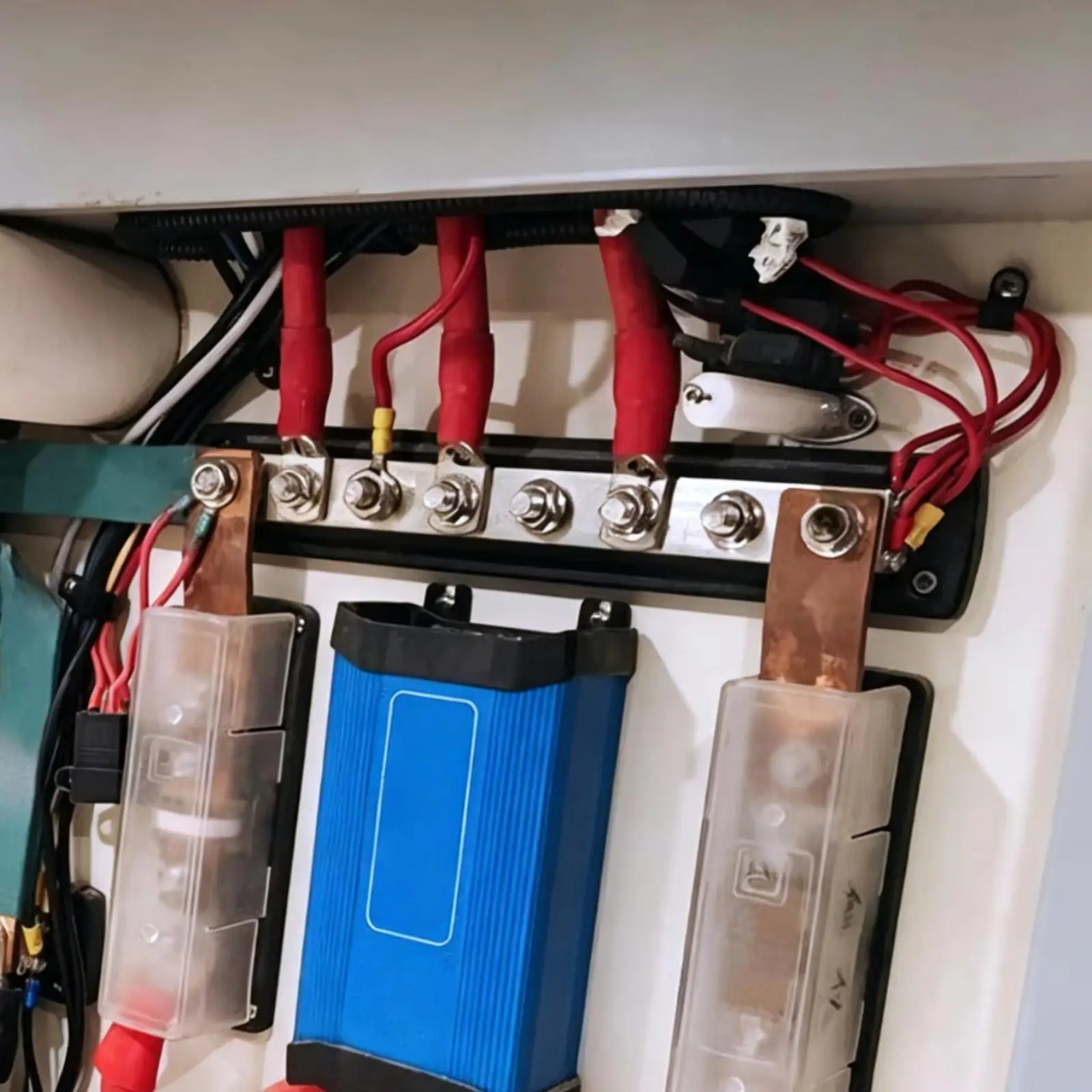 ABS Material High Current Busbar 600A 48V DC Power Distribution Block 8 Way for Vehicle Electrical