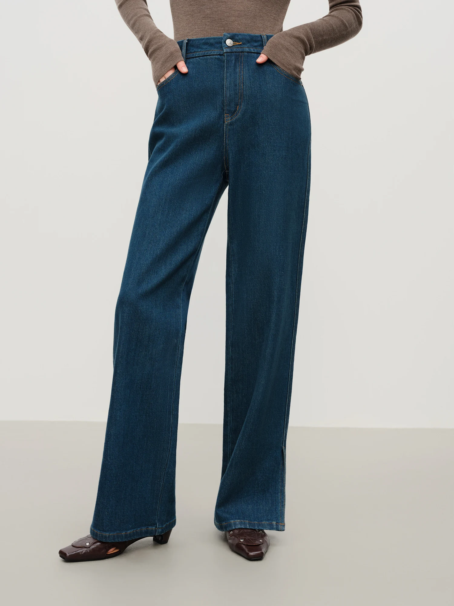 

FSLE High-Waisted Black Wide-Leg Jeans with Slit Detail, Women's Fashion Casual Stretch Denim Trousers
