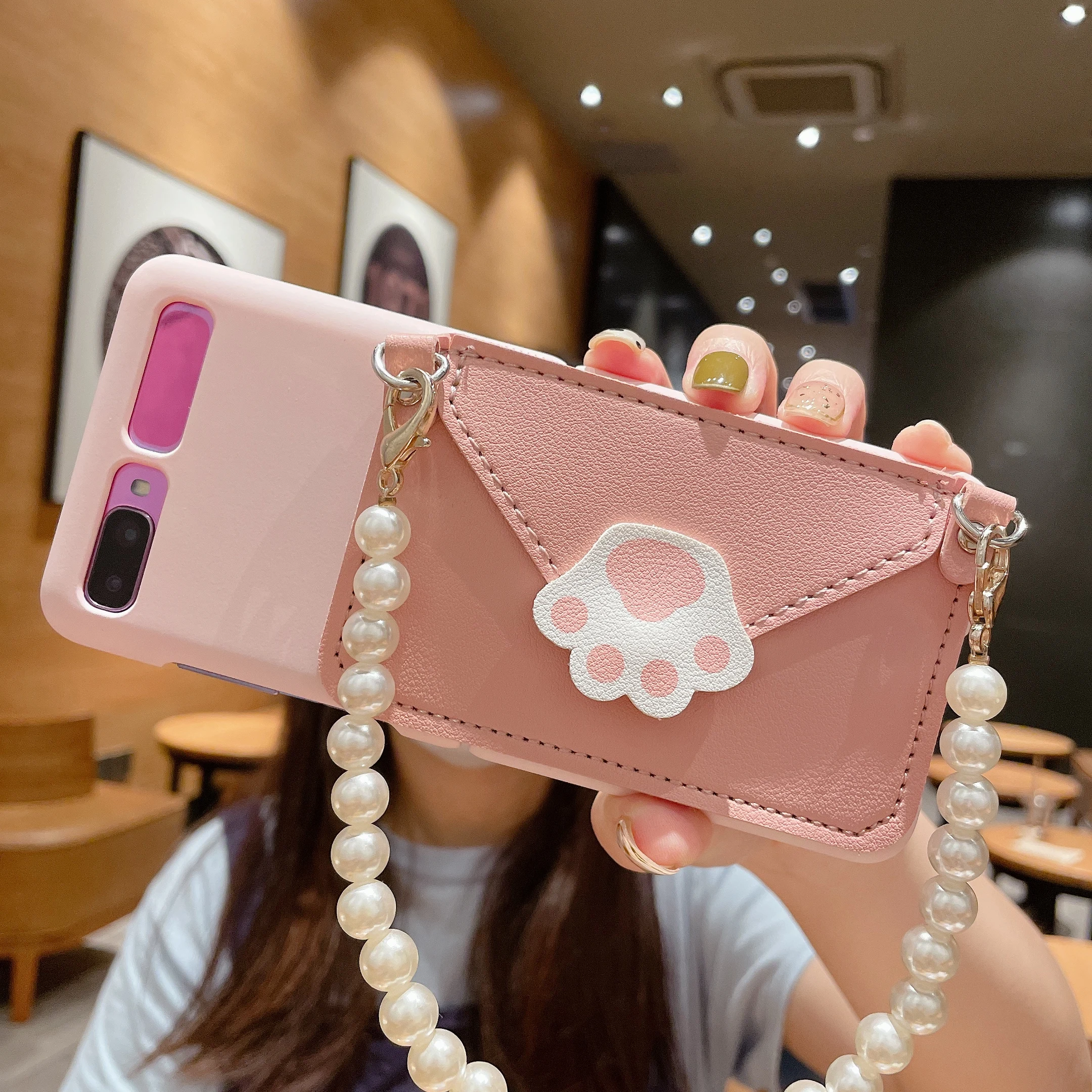 

Luxury Fashion Cute Cat Paw Card Bag Handbag Case Cover With Portable Pearl Hand Chain For Samsung Galaxy Z Flip 4G 6 5 4 3 5G