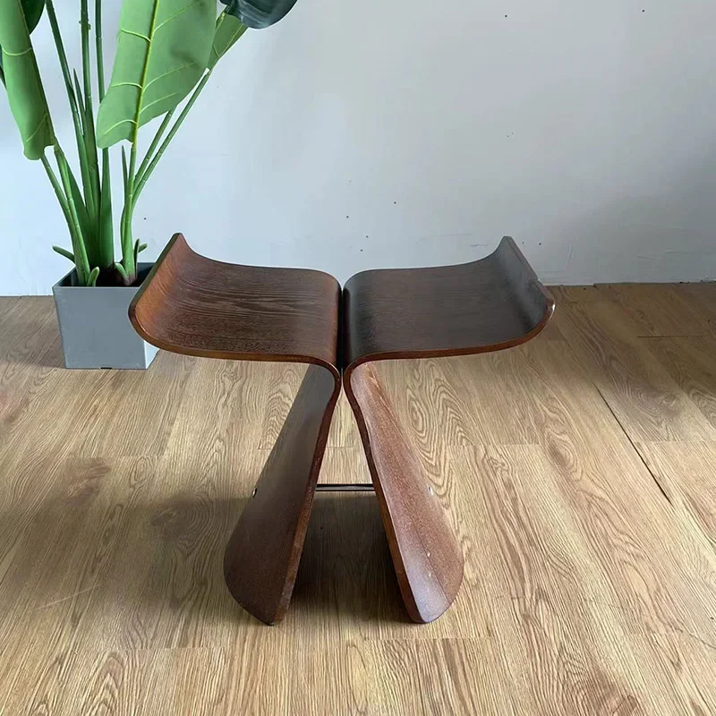 Taburete de mariposa de madera maciza, Banco de zapatos curvo de nogal para asientos elegantes en la sala de estar europea, reposapiés decorativo