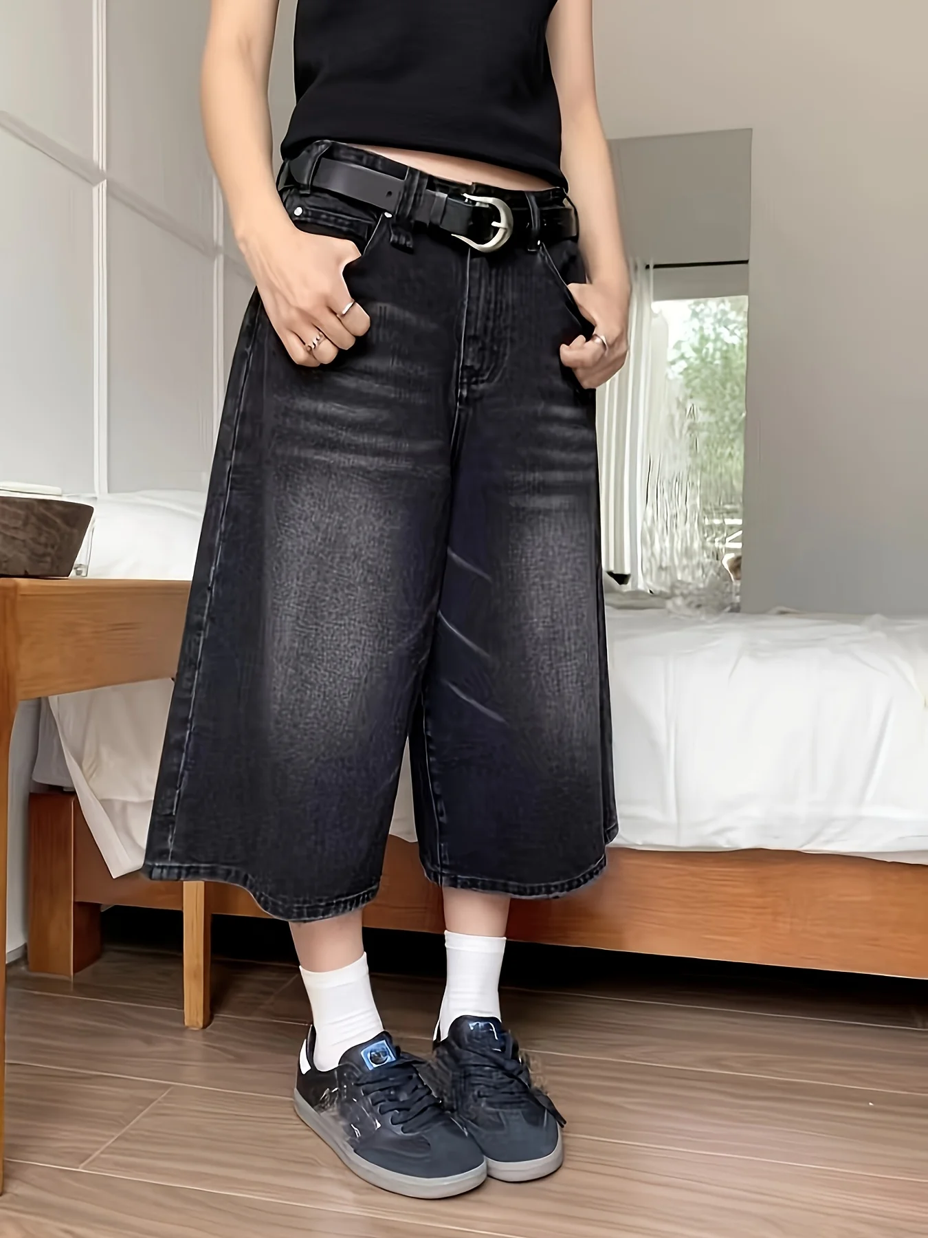 

Мужские модные универсальные свободные широкие джинсовые укороченные брюки с потертостями, популярные джинсовые укороченные брюки 2025 года