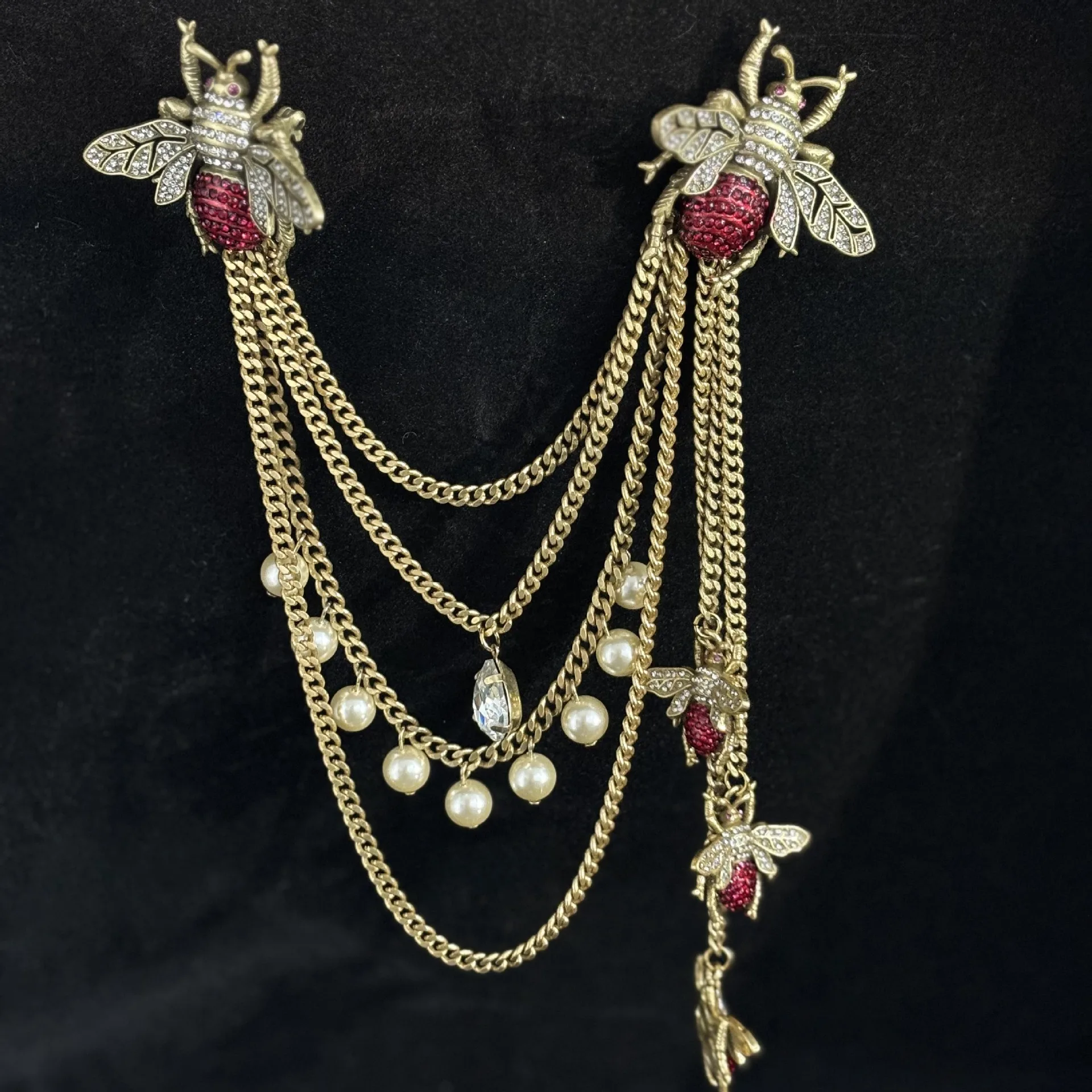 Retro Fringed Bee Chain Brooch for Women - All-match Personality Fashion Trend Daily Accessories Jewelry Gift