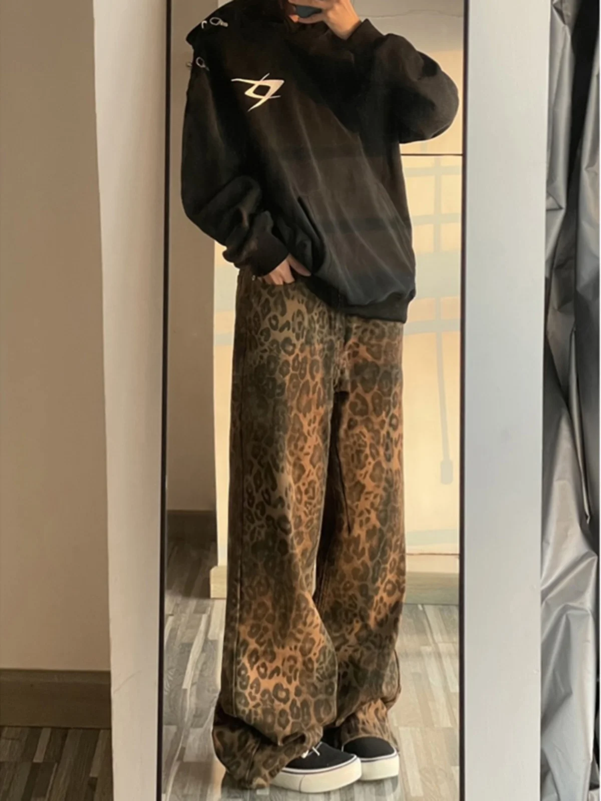 

Мужские джинсы с леопардовым принтом для весны и осени, повседневные, свободного кроя, прямые, в пол, износостойкие, удобные, деним.